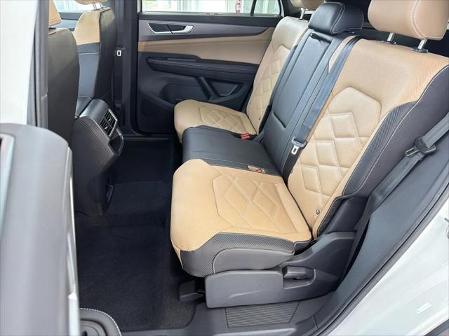 2026 Volkswagen Atlas Cross Sport SE with Technology