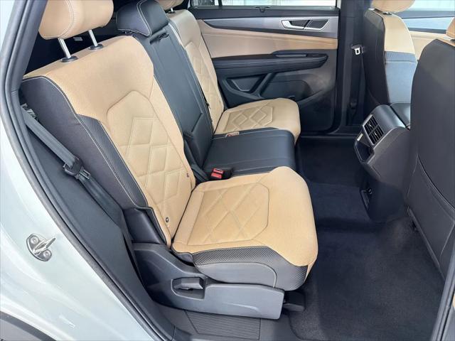 2026 Volkswagen Atlas Cross Sport SE with Technology
