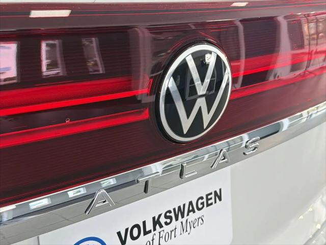 2026 Volkswagen Atlas Cross Sport SE with Technology