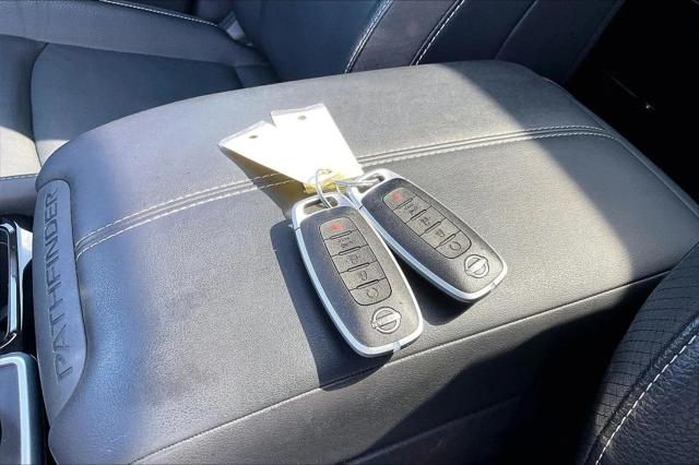 2024 Nissan Pathfinder SL 4WD