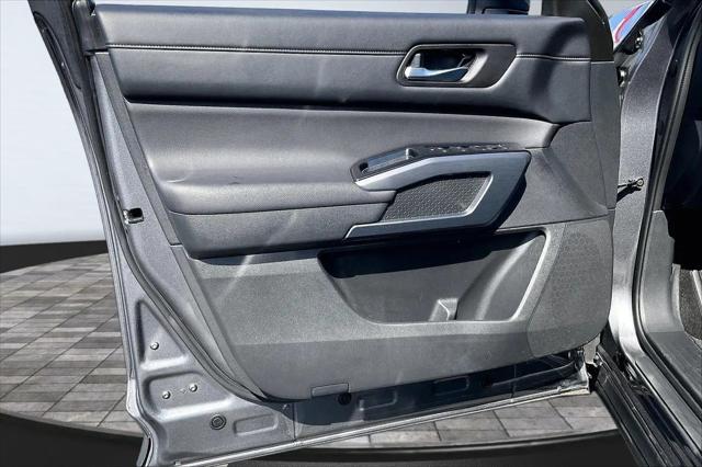 2024 Nissan Pathfinder SL 4WD