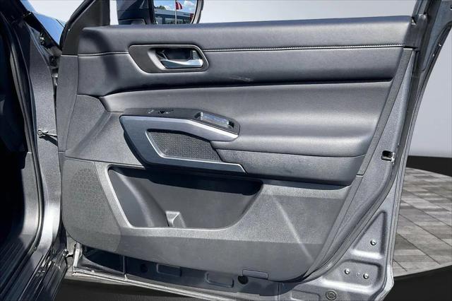 2024 Nissan Pathfinder SL 4WD
