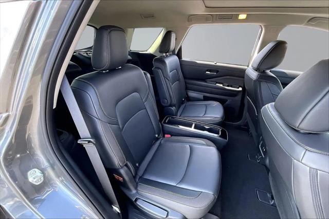 2024 Nissan Pathfinder SL 4WD