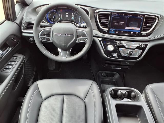2026 Chrysler Pacifica Select AWD