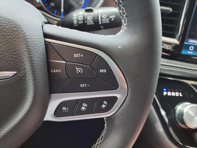 2026 Chrysler Pacifica Select AWD