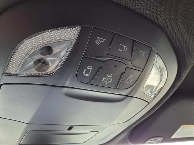 2026 Chrysler Pacifica Select AWD
