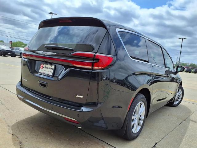 2026 Chrysler Pacifica Select AWD