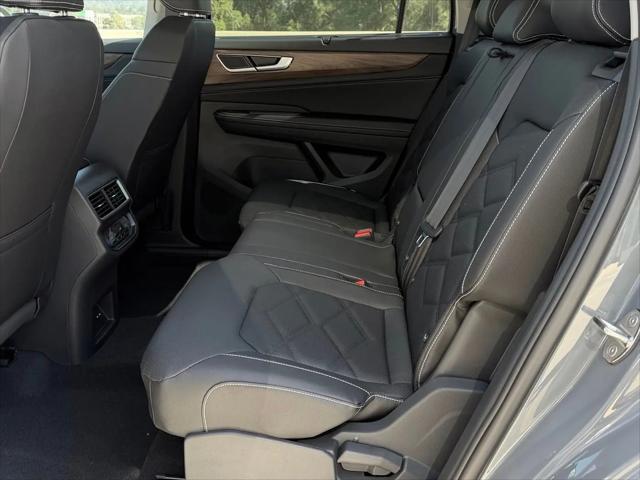 2026 Volkswagen Atlas SE with Technology