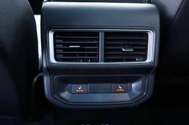2026 Volkswagen Atlas Cross Sport SEL Premium R-Line