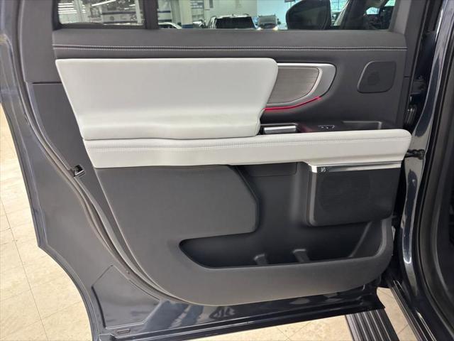 2025 Ford Expedition Platinum MAX