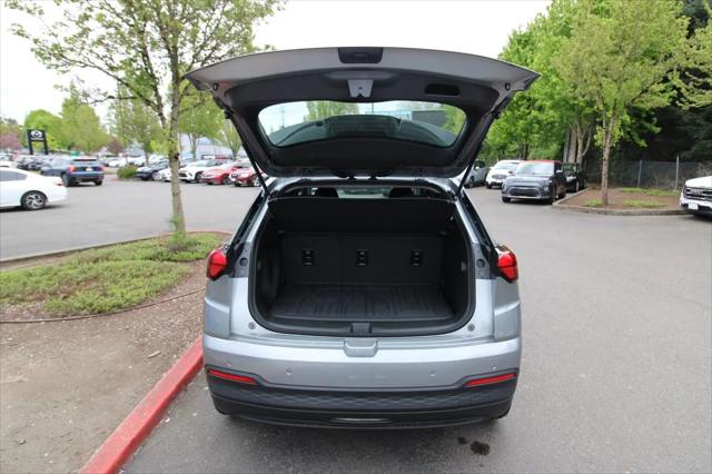 2027 Chevrolet Bolt LT FWD