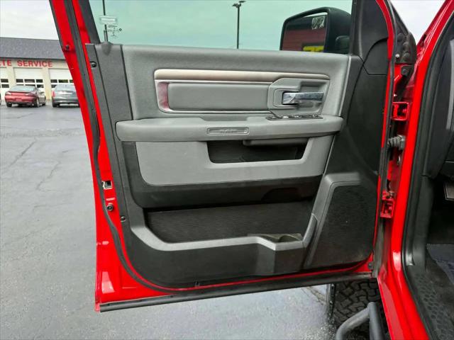 2017 Ram 1500 SLT Crew Cab 4x4 6'4" Box
