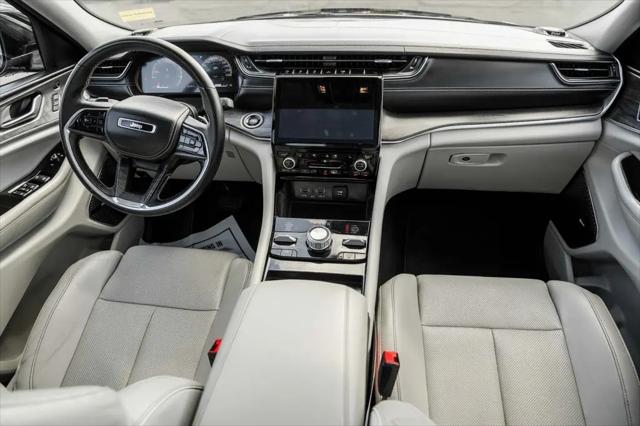 2022 Jeep Grand Cherokee L Overland 4x4