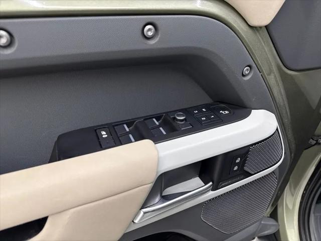 2020 Land Rover Defender 110 SE