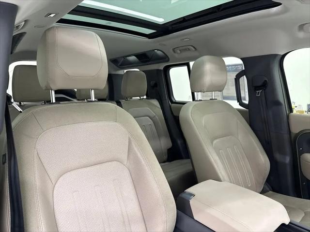 2020 Land Rover Defender 110 SE