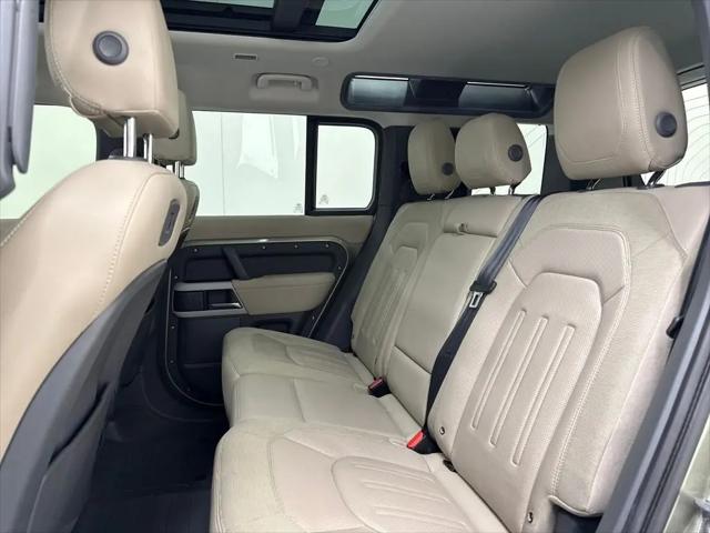 2020 Land Rover Defender 110 SE