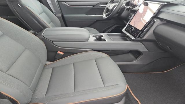2026 GMC Acadia AT4 AWD