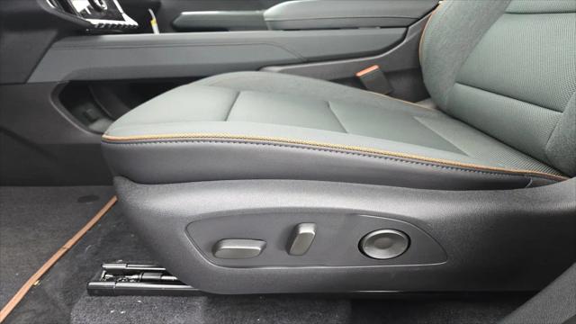 2026 GMC Acadia AT4 AWD