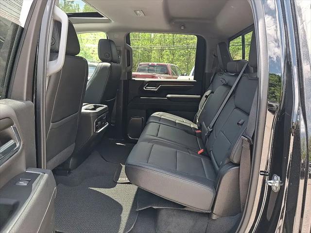 2024 GMC Sierra 2500HD 4WD Crew Cab Standard Bed Denali