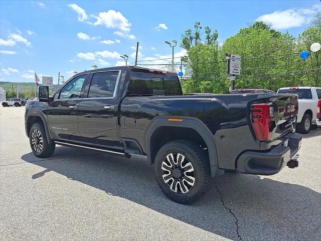2024 GMC Sierra 2500HD 4WD Crew Cab Standard Bed Denali