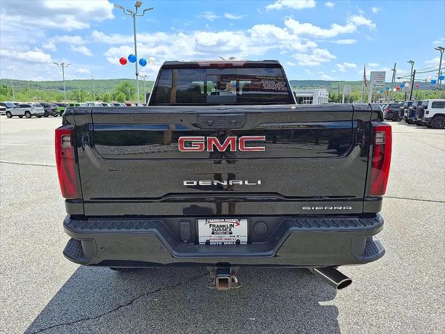 2024 GMC Sierra 2500HD 4WD Crew Cab Standard Bed Denali