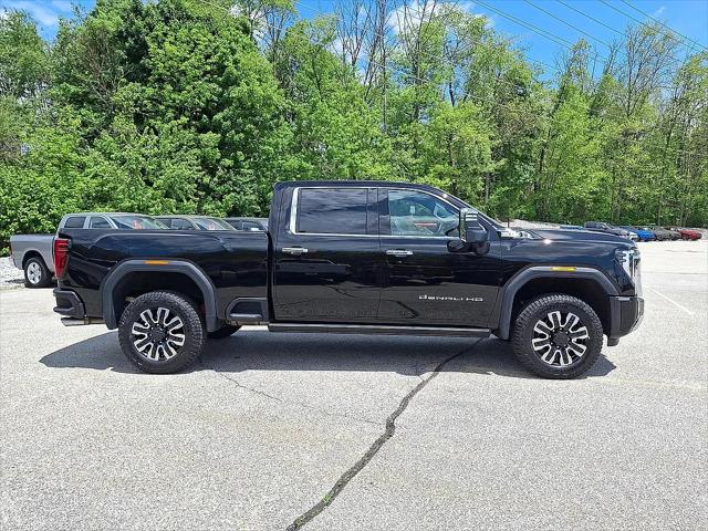 2024 GMC Sierra 2500HD 4WD Crew Cab Standard Bed Denali