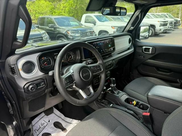 2025 Jeep Wrangler 4-Door Sahara 4x4