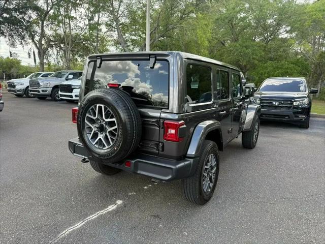 2025 Jeep Wrangler 4-Door Sahara 4x4