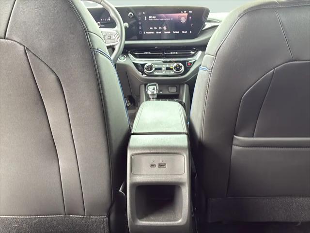 2025 Buick NV Sport Touring FWD