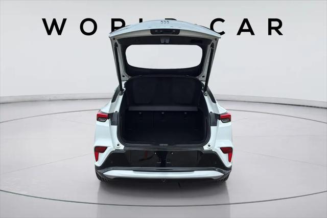 2025 Buick NV Sport Touring FWD