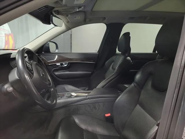 2017 Volvo XC90 T6 Momentum