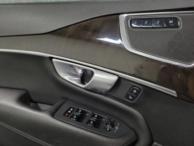 2017 Volvo XC90 T6 Momentum