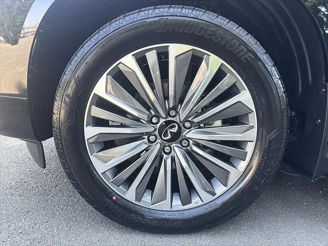2026 INFINITI QX80 LUXE AWD
