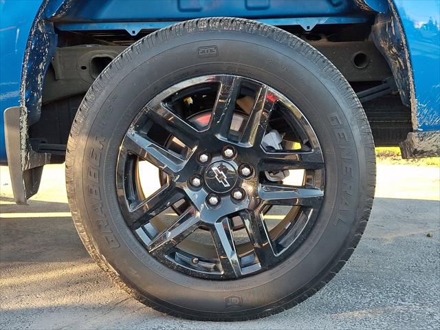 2022 Chevrolet Silverado 1500 4WD Crew Cab Short Bed Custom 2022 Chevrolet Silverado 1500 4WD Crew Cab Short Bed Custom