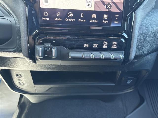 2026 Ram 2500 Black Express Crew Cab 4x4 64 Box