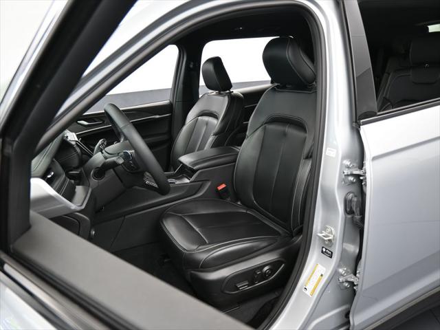 2025 Jeep Grand Cherokee L Limited 4x2