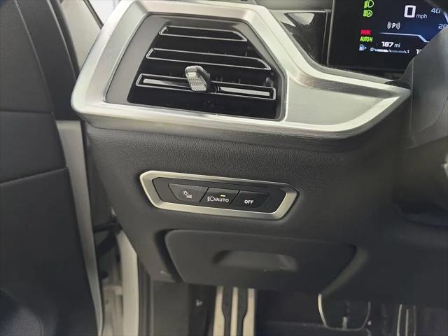2025 BMW X7 M60i