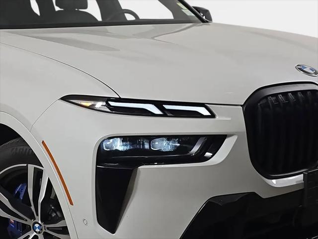 2025 BMW X7 M60i