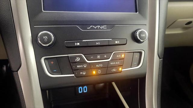 2020 Ford Fusion SE