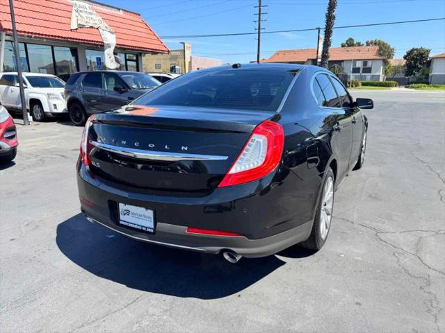 2015 Lincoln MKS Base