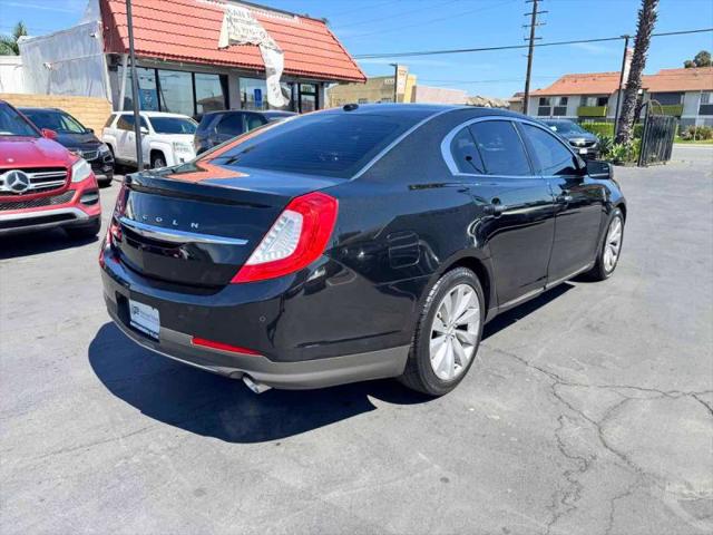 2015 Lincoln MKS Base