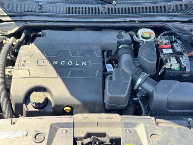 2015 Lincoln MKS Base