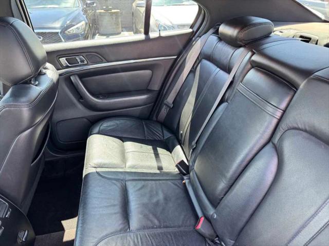 2015 Lincoln MKS Base