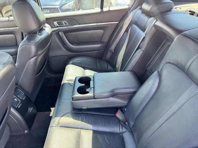 2015 Lincoln MKS Base