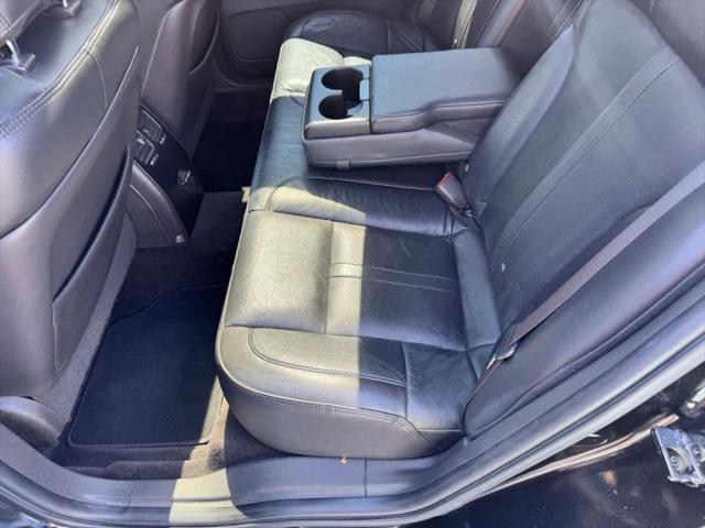 2015 Lincoln MKS Base