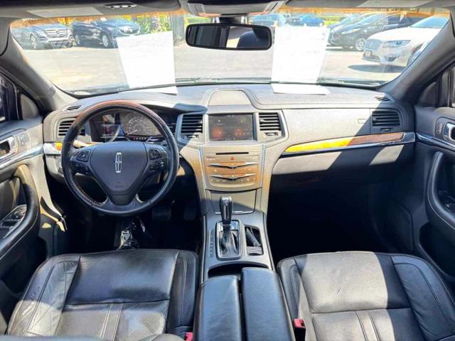 2015 Lincoln MKS Base