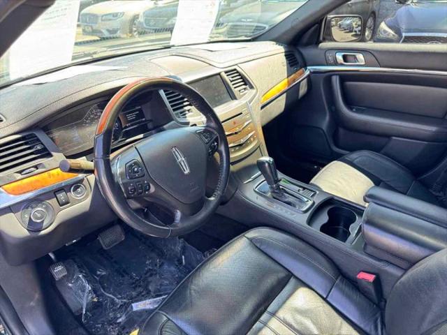 2015 Lincoln MKS Base