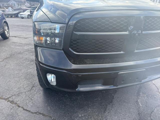 2019 Ram 1500 Classic Lone Star Crew Cab 4x4 5'7" Box