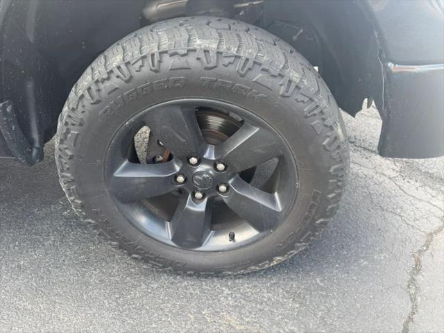 2019 Ram 1500 Classic Lone Star Crew Cab 4x4 5'7" Box