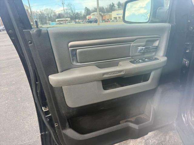 2019 Ram 1500 Classic Lone Star Crew Cab 4x4 5'7" Box